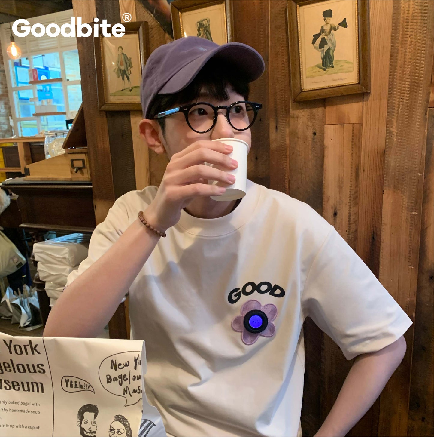 GOODBITE Dynamic Floral Emoticons Display T-shirt