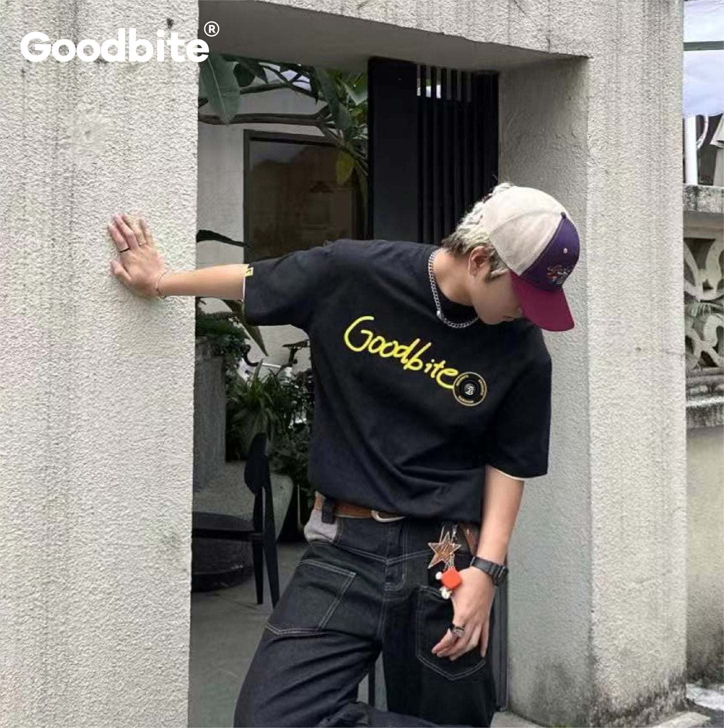 GOODBITE Dynamic Display Batik T-shirt